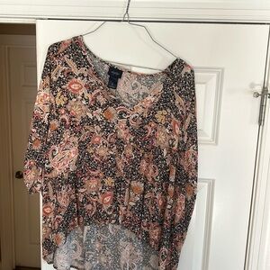 Daytrip, paisley floral top